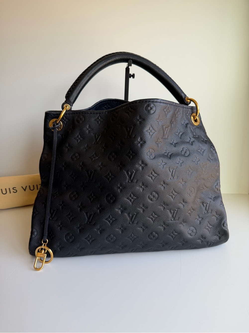 Authentic Louis Vuitton Artsy MM Infiniti Midnight Blue Empreinte Leather  Bag